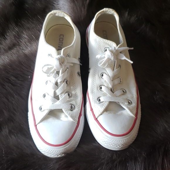 White low top Converse - Picture 1 of 5